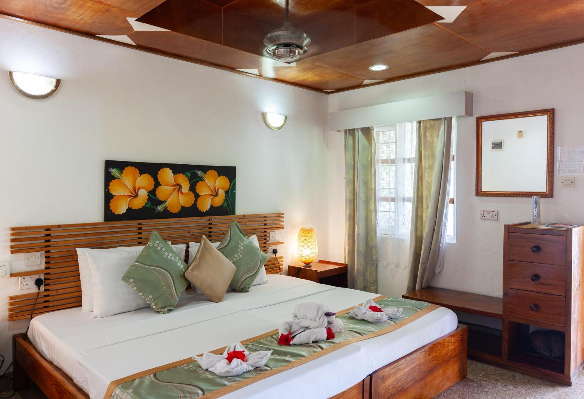 Sea View Lodge Baie Sainte Anne Εξωτερικό φωτογραφία